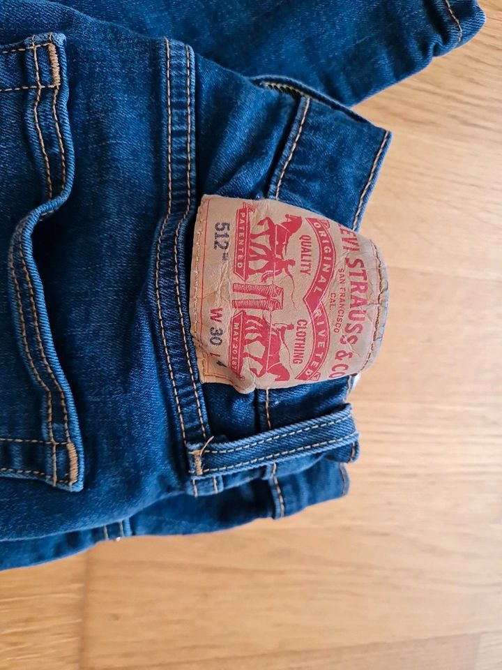 Jeans Levi Strauss 30/34 in Unterschleißheim