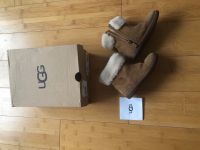 UGG Chesnut Kinderstiefel Stiefel Größe 26 Brandenburg - Bernau Vorschau