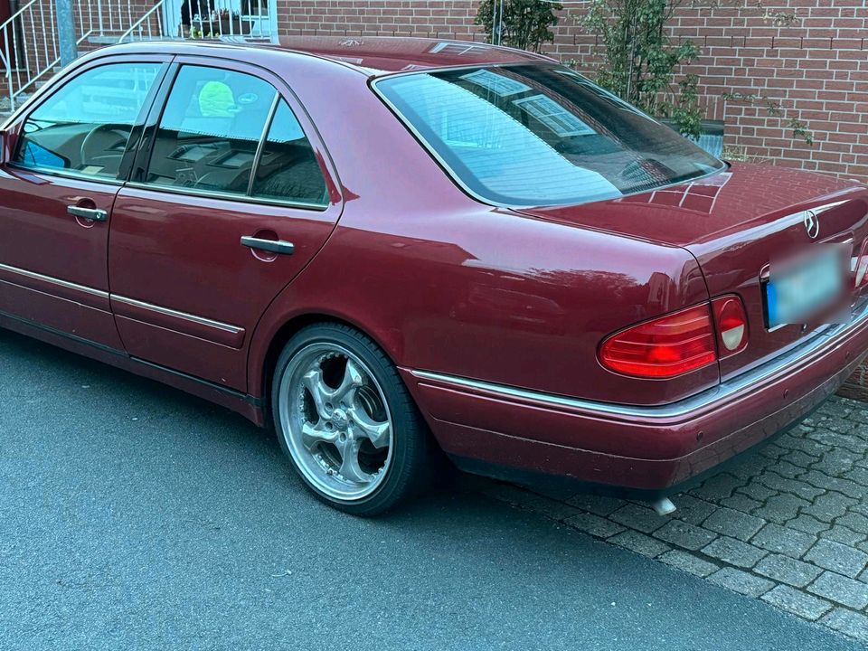 Mercedes E210 in Alfeld (Leine)