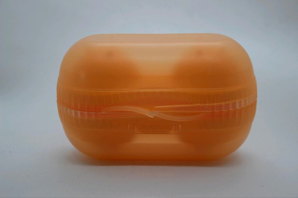 Tupperware ZweiEi -- Box für 2 Eier mit integriertem Salzstreuer in Unterschleißheim