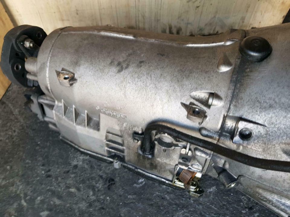 Mercedes W210 Getriebe Automatikgetriebe mit Wandler A2102700701 in Großenlüder