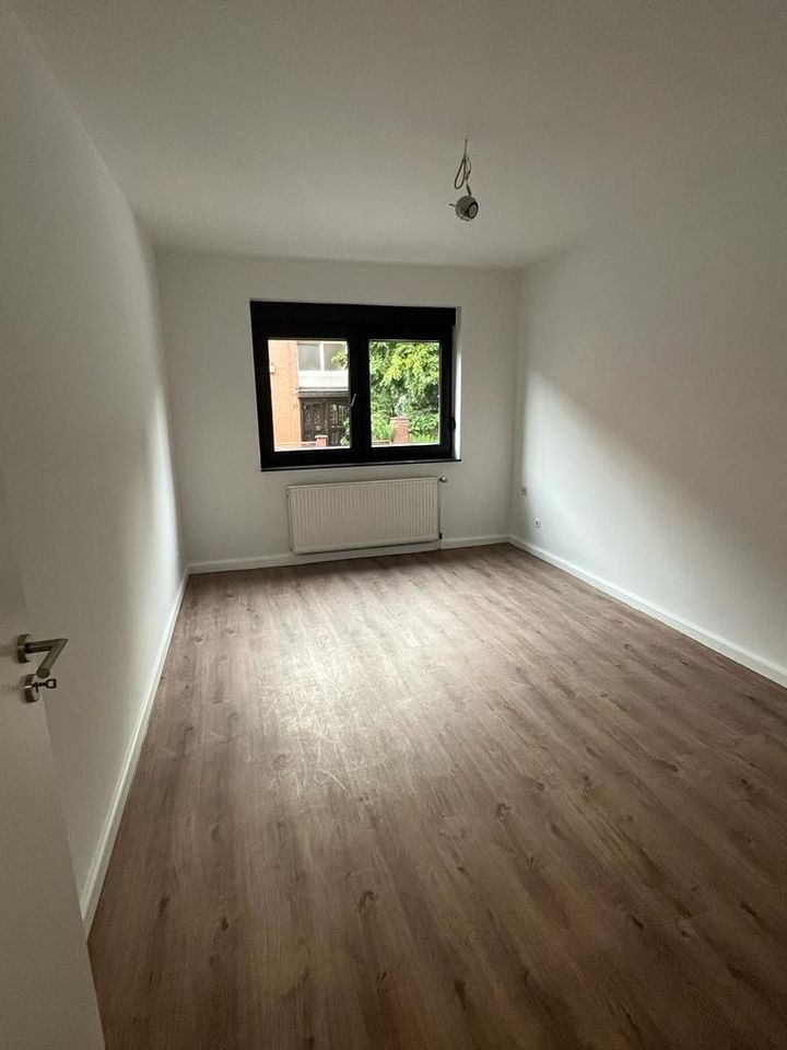 2 Zimmer Wohnung 50qm neu saniert in Duisburg