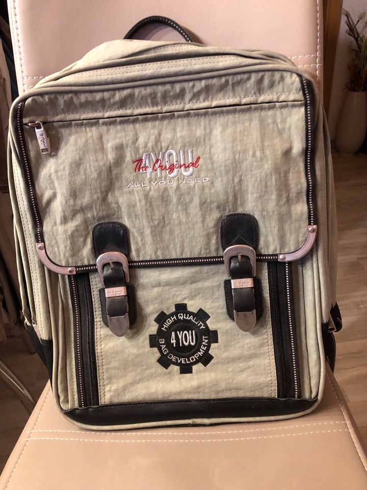 4 YOU grauer Rucksack/ Schulrucksack in Bochum