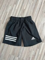 Adidas Sporthose kurze Hose Gr. 116 Thüringen - Ilmenau Vorschau