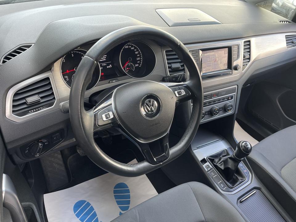 Volkswagen Golf Sportsvan 1.6 TDI Comfortline AHK Navi PDC in Garbsen