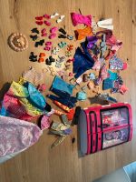 Barbie Kleiderschrank und Kleidung Nordrhein-Westfalen - Recklinghausen Vorschau