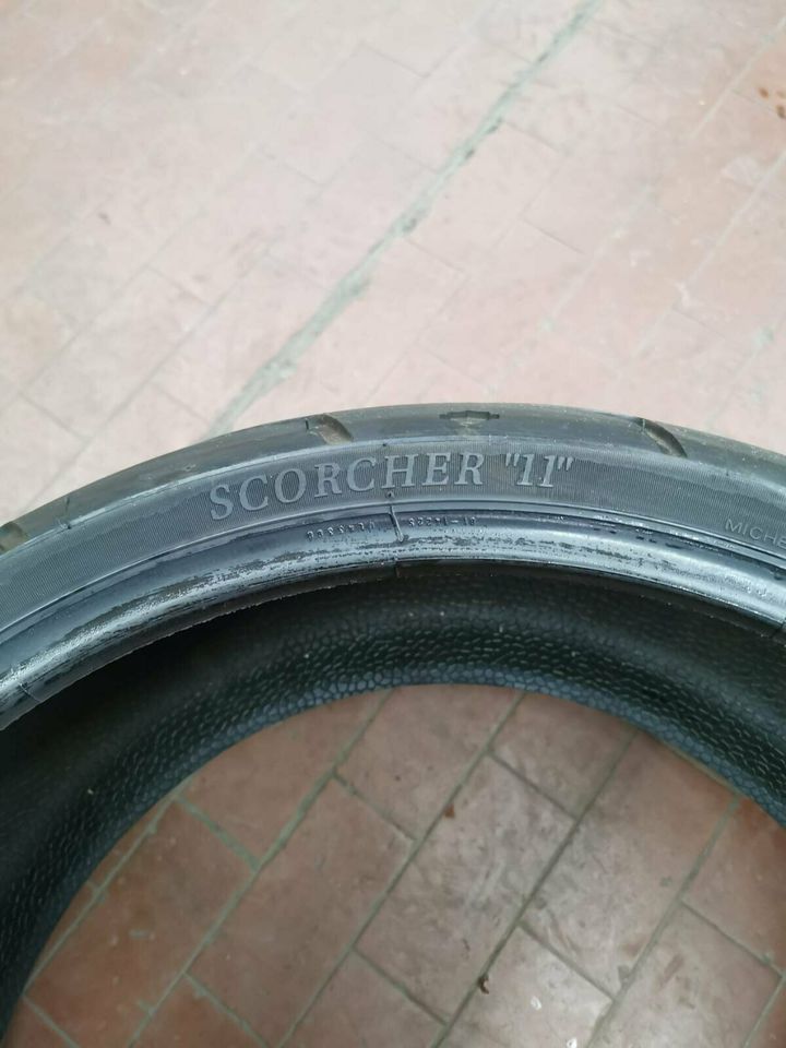 Gebrauchte Michelin Scorcher "11" 130/60B21 + 240/40r18 Harley D in Blaubeuren