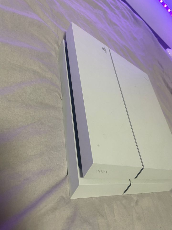 PlayStation 4 in Allendorf