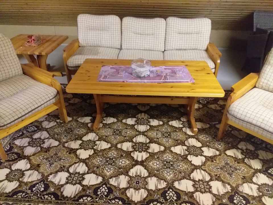 Wohnzimmermöbel inkl. 2 Tische in Grebenau