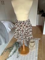 H&M Minirock mit Volant creme Blumenmuster Gr.S Hessen - Borken Vorschau