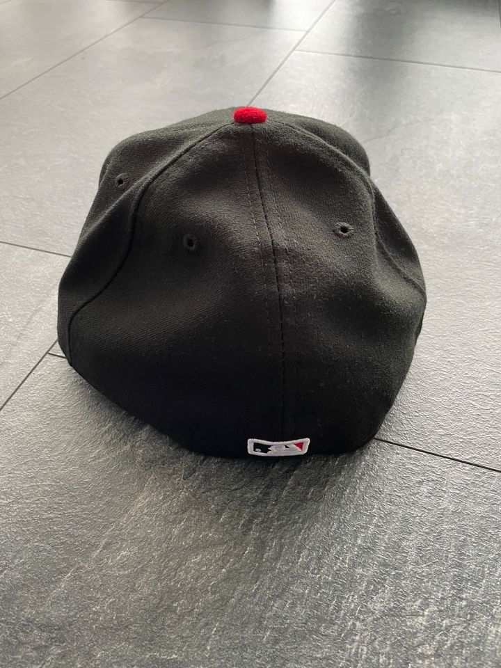 New Era 59Fifty Cincinnati Reds Cap 7 3/4 schwarz rot in Zweibrücken