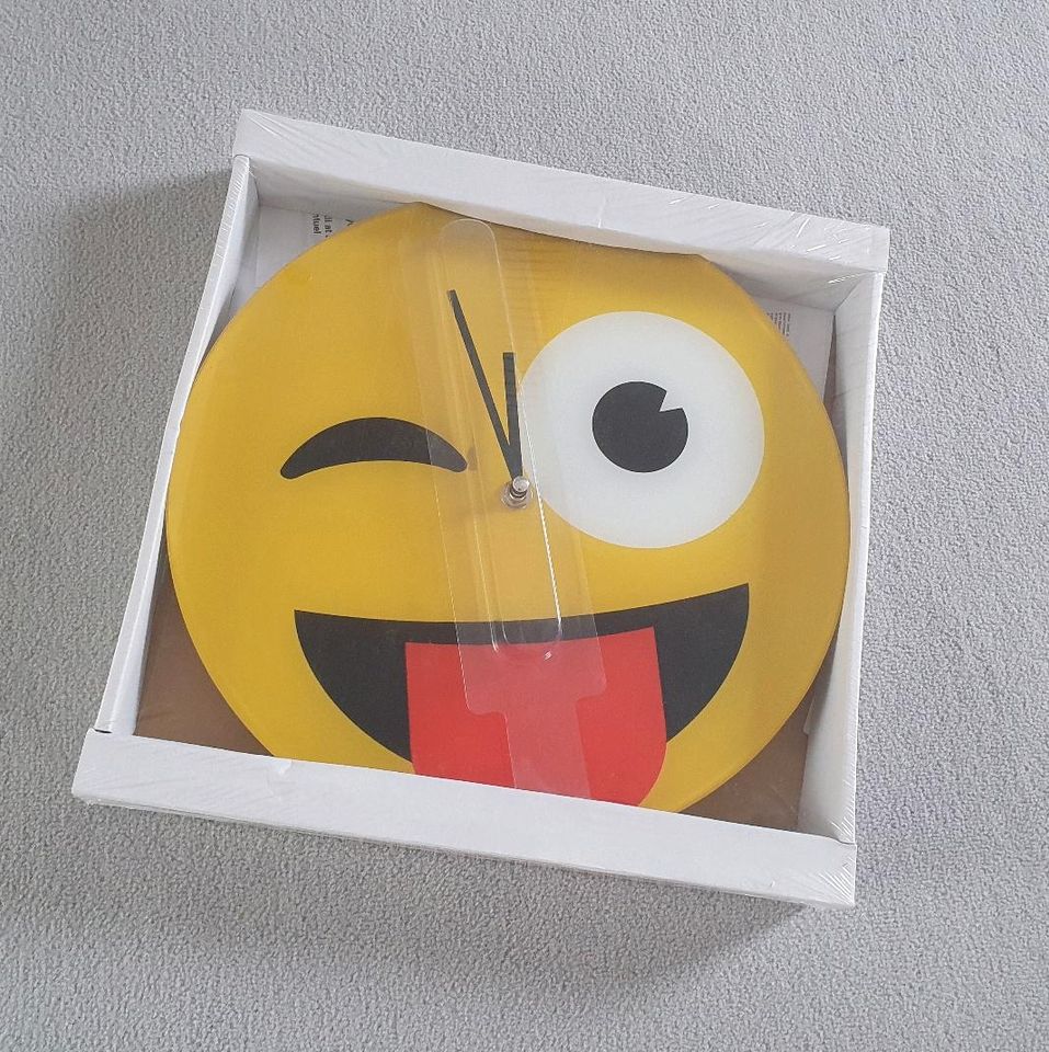 Wand Uhr SMILEY  30 cm gelb Analog in Luckenwalde