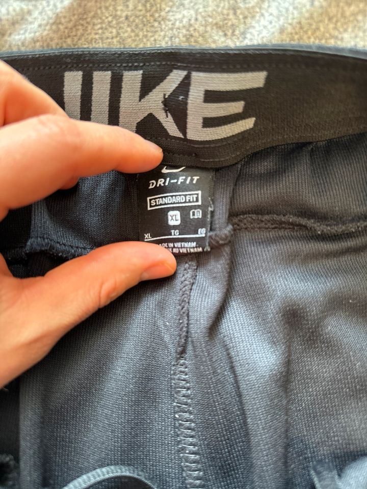 Nike Kurze Sporthose in Brandenburg an der Havel