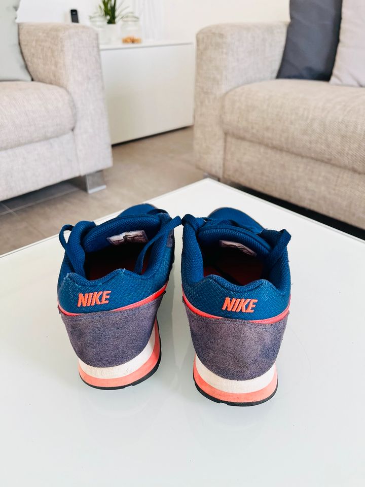 Nike Sneaker Blau Neon Schuhe Jordan Gr. 38 in Kerpen