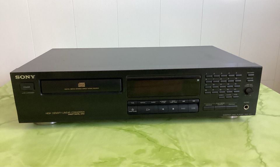 Sony CD Player CDP 411 Compact Disc Player in Duisburg