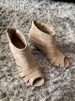 Sandalen Stiefeletten Sandaletten Gr. 38 beige Bayern - Poing Vorschau