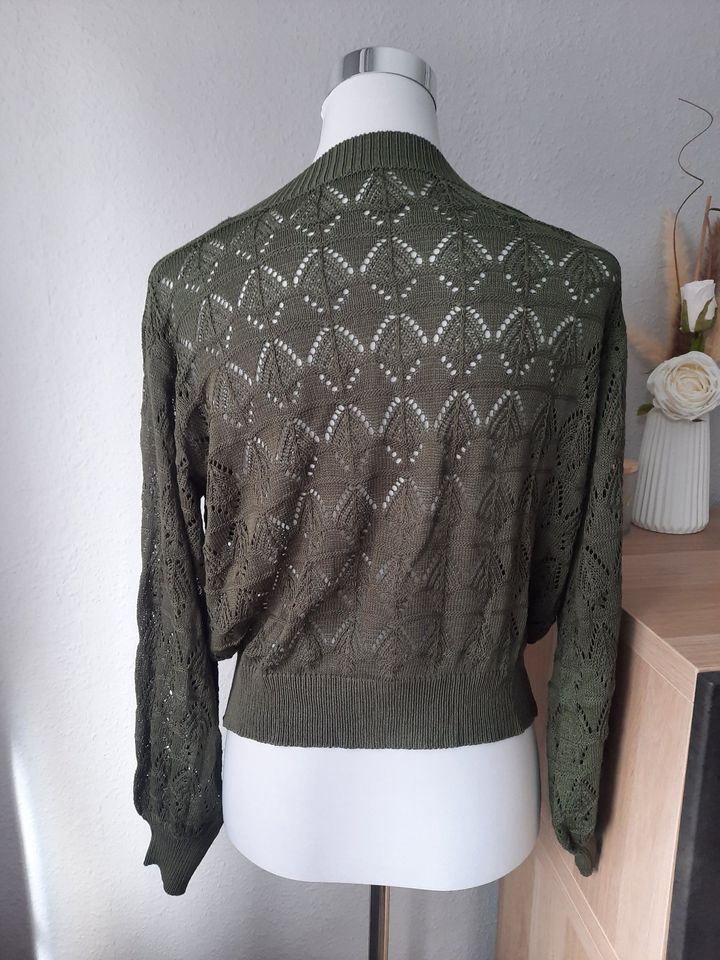 Dokotoo Strickjacke S 36 khaki grün short oversize ovp neu in Mönchengladbach