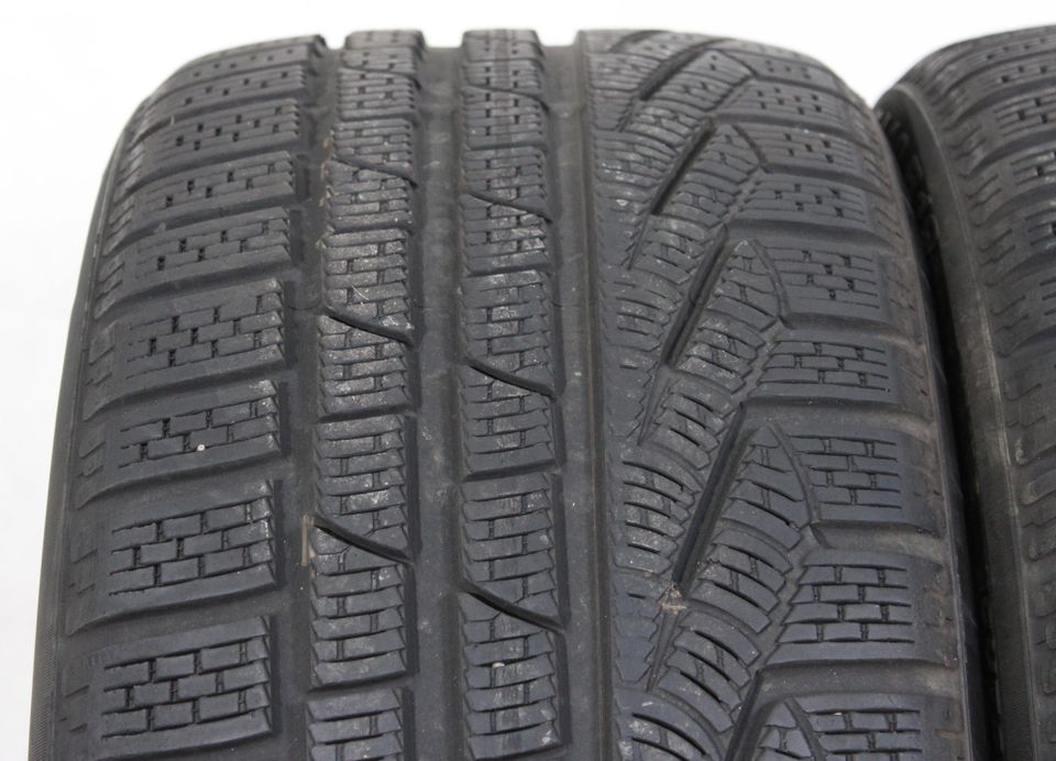 2x 235/40R19 92V PIRELLI WINTERREIFEN 5,5-6MM 2016 N0 #1E4K in Bad Tölz