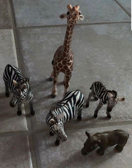 5 Safari-Figuren Giraffe, Zebra, Nilpferd von Schleich in Lich