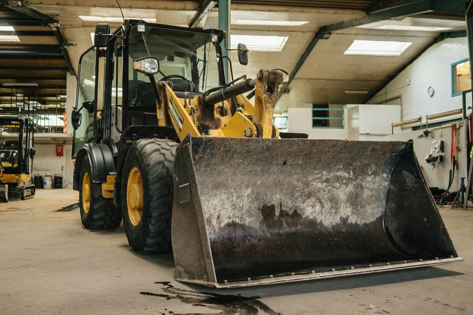 Radlader CAT 906H 5,8 Tonnen mieten leihen Baumaschinenvermietung in Springe