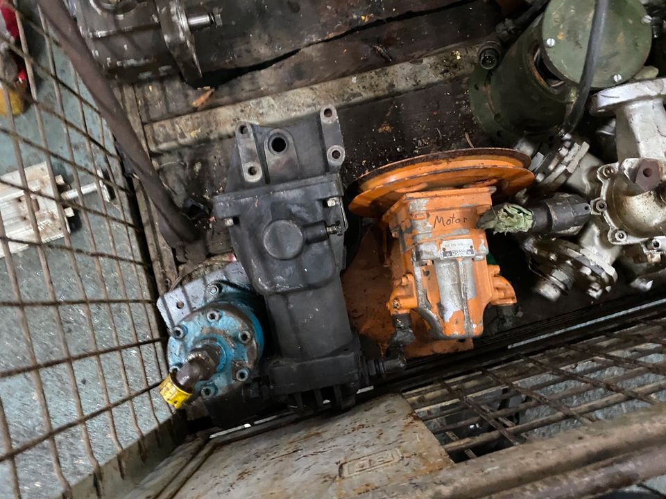 Hydraulikpumpen Hydraulik Pumpe verschiedene Größen Menge in Espenau