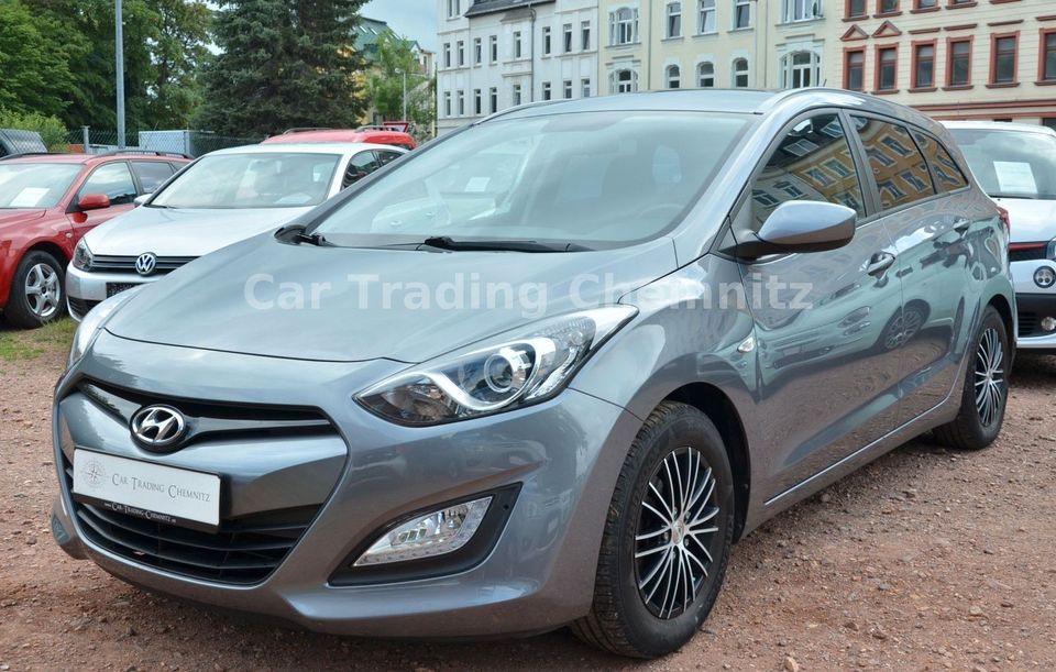 Hyundai i30 cw 1.4 Klima Tüv neu Reifen neu in Chemnitz