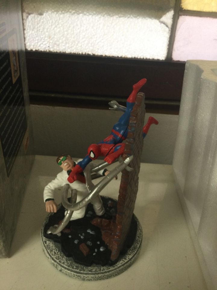 Marvel Ltd Diorama Spider-man -vs- Dr. Octopus in Norderstedt