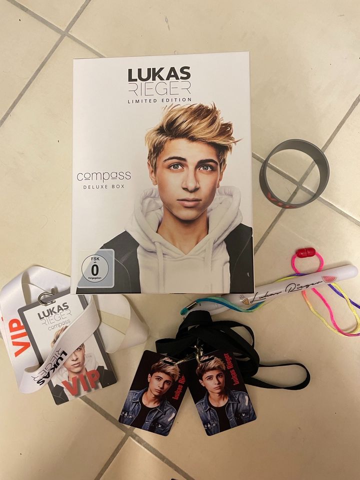 Lukas Rieger Compass Tour Deluxe Box, Tourbänder, VIP Band, uvm in Hessen -  Kassel | eBay Kleinanzeigen ist jetzt Kleinanzeigen