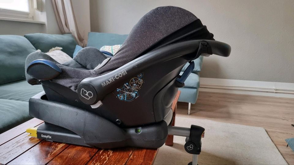 Maxi Cosi CabrioFix mit EasyFix-Station in Darmstadt