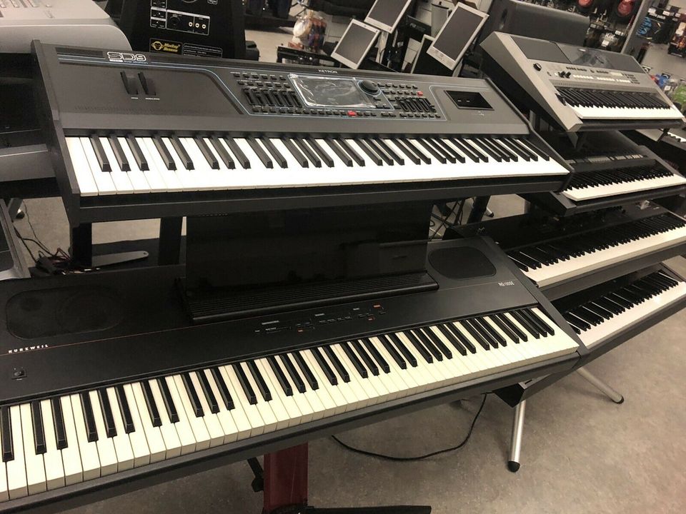 YAMAHA Keyboards Tyros 5 61 und 76 mit Gewährleistung in Pforzheim