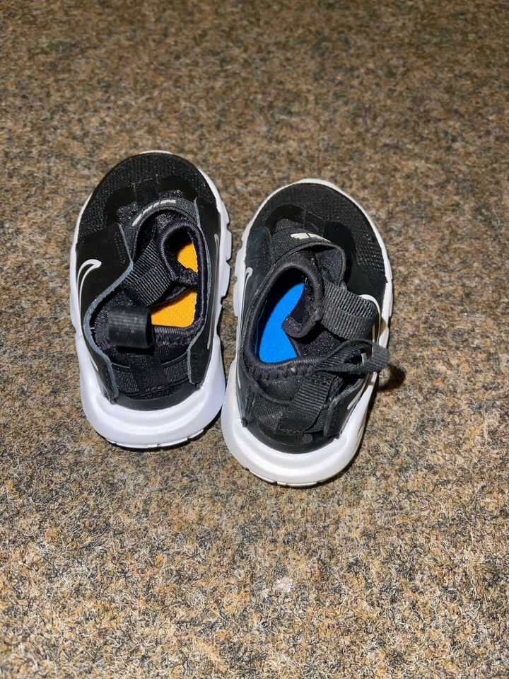 Kinder Schuhe Größe 21 Nike Adidas geox in Westerholt