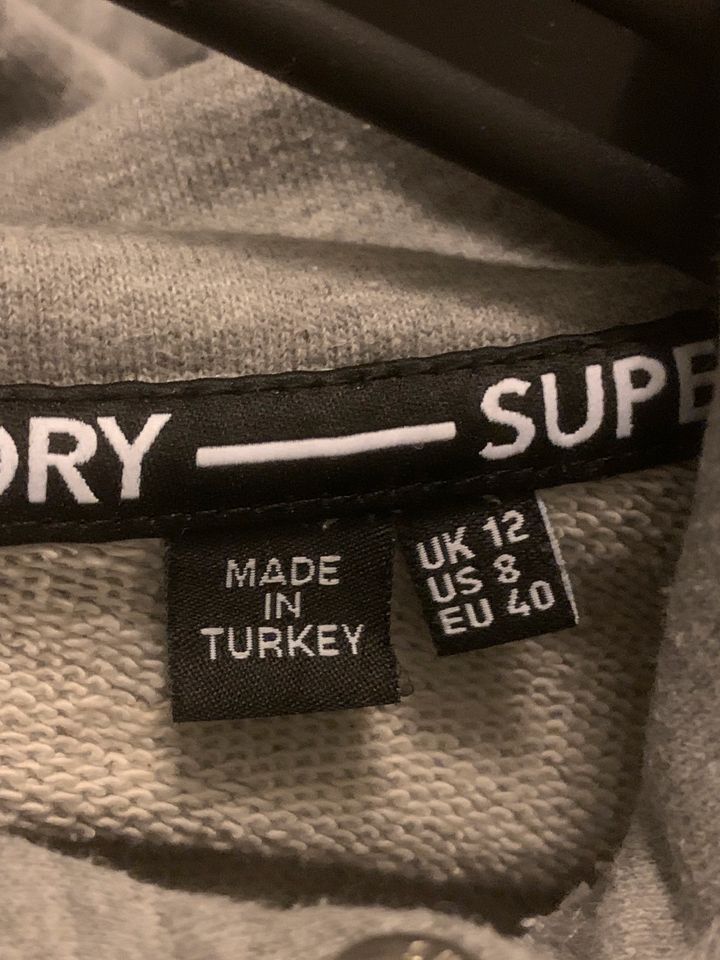 *SuperDry Pullover in M wie NEU* in Bochum