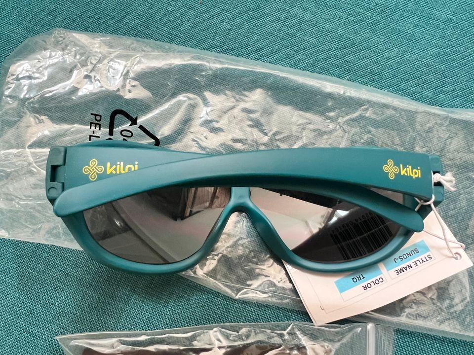 Kilpi Kinder Sonnenbrille in einem schönen Blauton in Köln