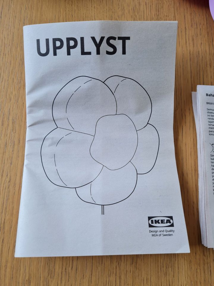 UPPLYST Wandleuchte - Ikea, LED, Blume lila in Hochheim am Main