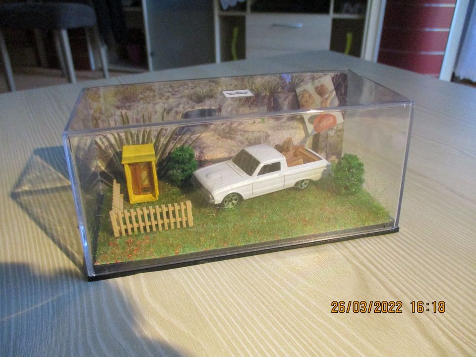 Modellauto-Diorama /Acrylvitrine in Waldheim