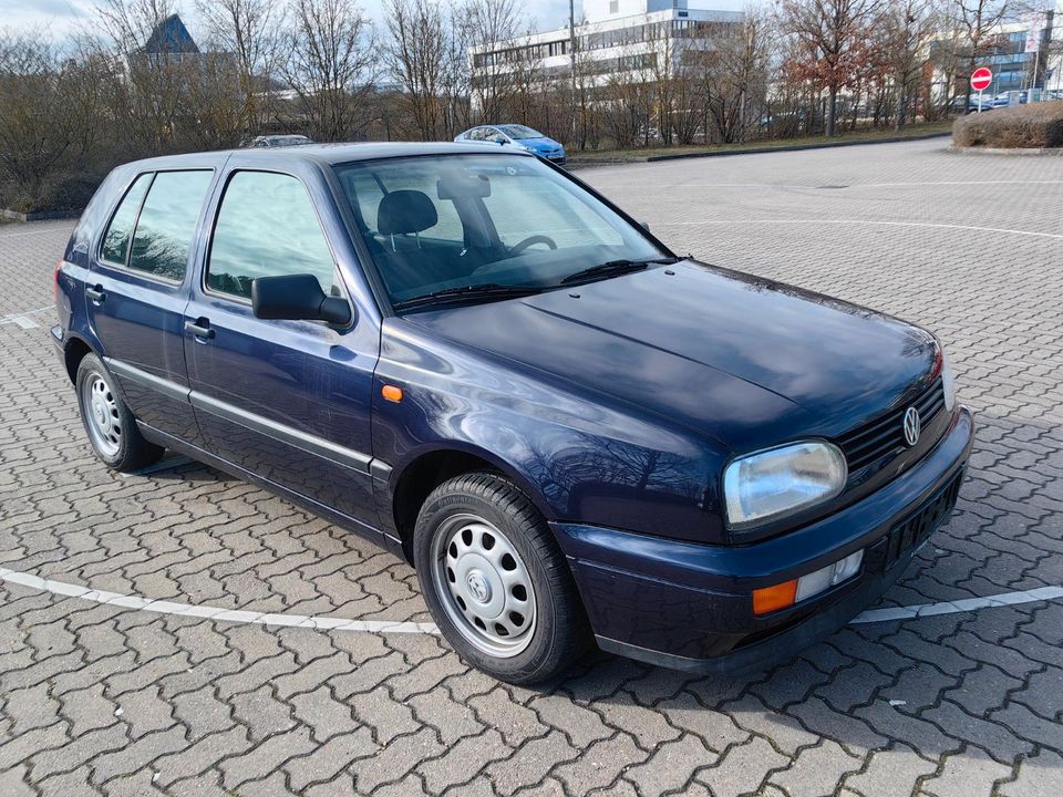 Volkswagen Golf 3 1.6i 120000km!1-Hand! Tüv Neu! Kein Rost! in Umpferstedt