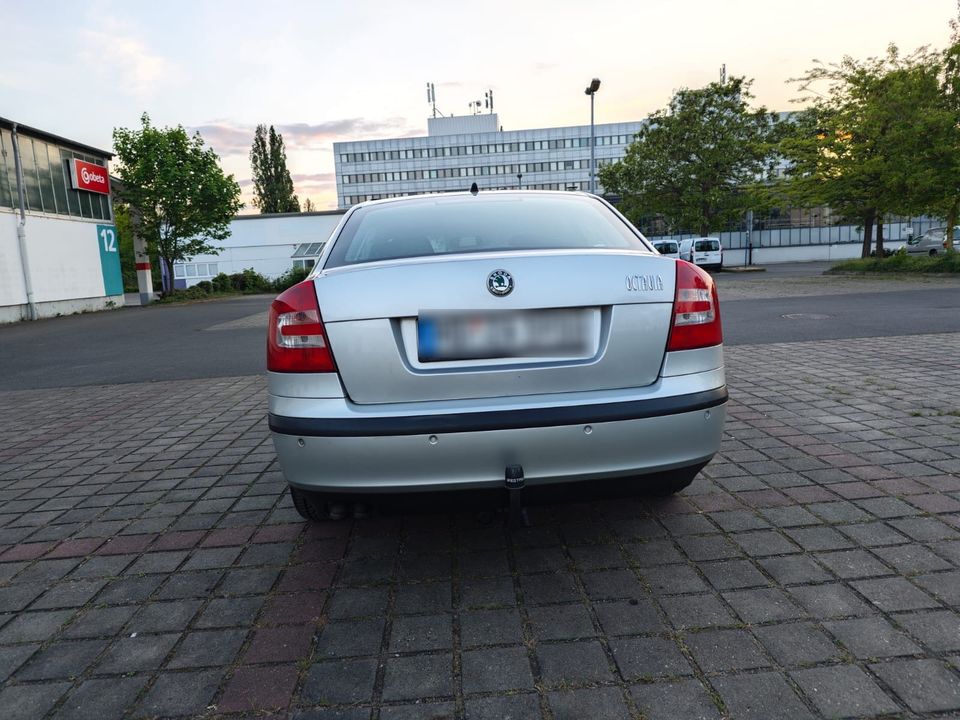 SKODA(CZ) OCTAVIA  2.0 mit tüv in Magdeburg