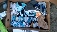 Verschiedene Baby Mützen Halstücher Socken Strumpfhosen Schuhchen Sachsen - Burgstädt Vorschau