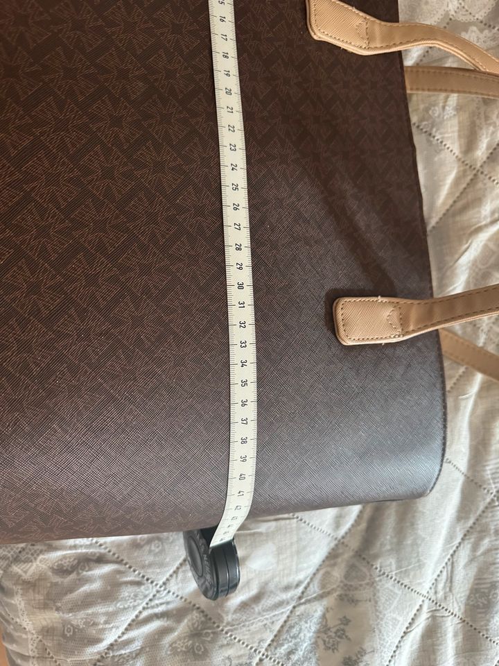 Shopper-Tasche aus Öko-Leder mit Monogramm in Bad Suderode