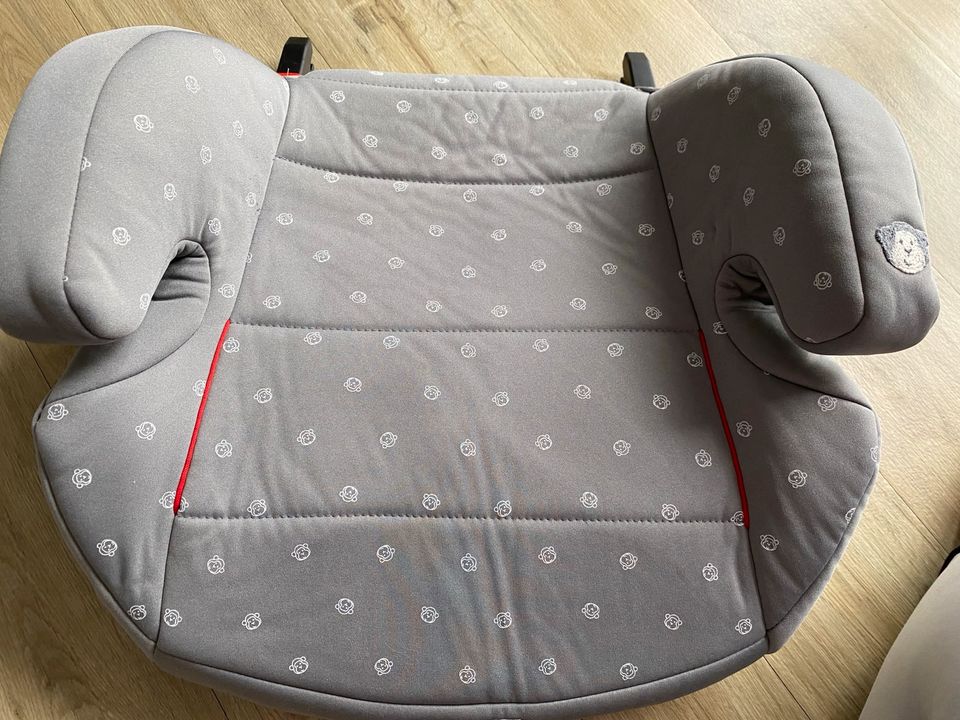 Sitzerhöhung mit Isofix / Osann Bellybutton in Dornhan