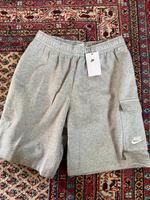 NEU NIKE Cargo Shorts HERREN kurze hose sportswear FLEECE GR. M Frankfurt am Main - Bockenheim Vorschau