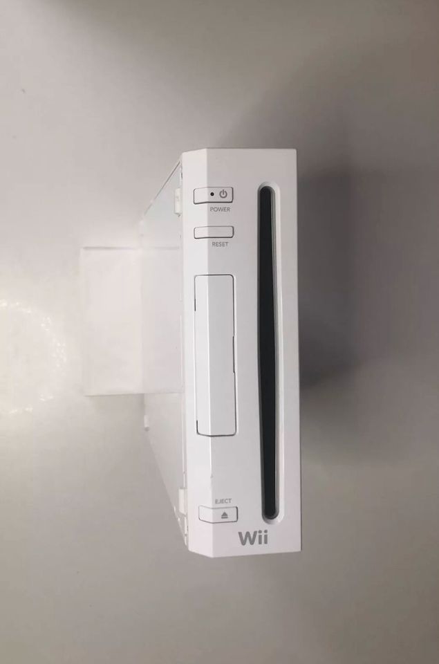 Wii Konsole Weiß + HDMI converter in Essen