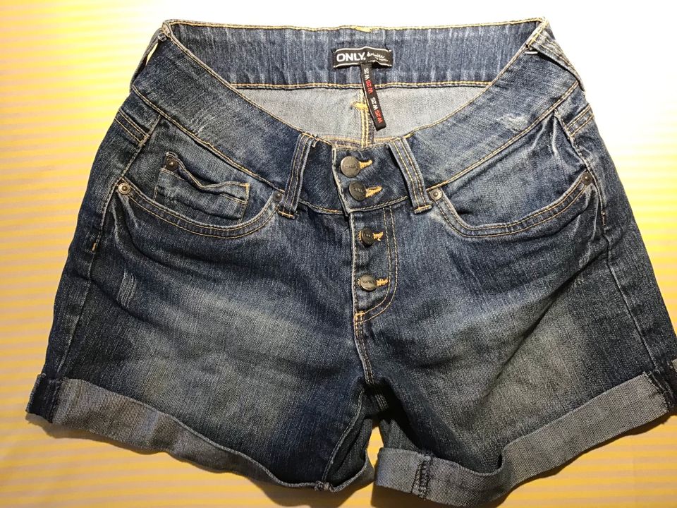 ONLY Jeansshorts Grösse w(waist) 25 in Bremen