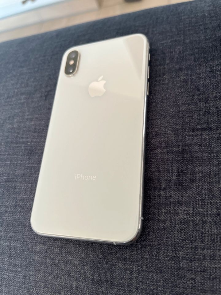 iPhone XS 65GB weiß in Rennertshofen