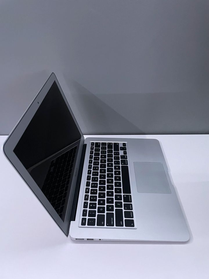 MacBook Air (13-inch, 2017) US Tastatur in Bissingen an der Teck