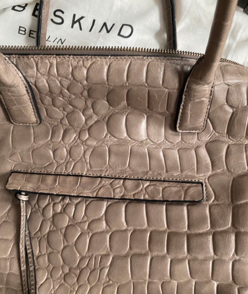 Liebeskind Croco Tasche mit Schultergurt beige in Solingen