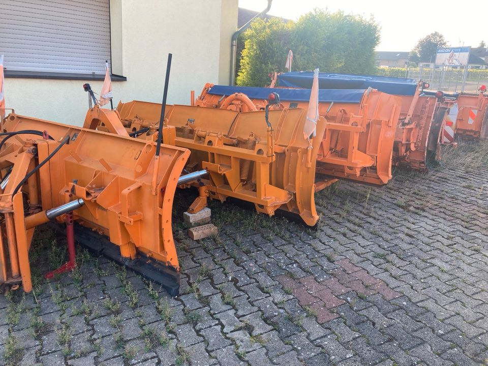 Schneepflug für Unimog,MB-Trac,Traktor,Radlader,Winterdienst in Gau-Bickelheim