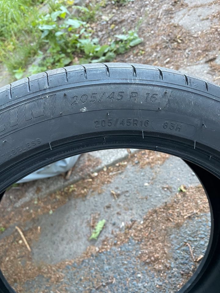 NEU 2 St. Sommerreifen Michelin Primacy 4 205/45 R16 83H in Hamburg