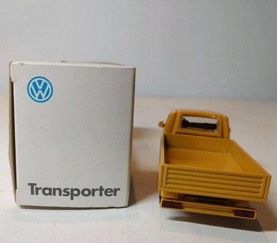 VW Volkswagen Transporter Modellauto 1:43 in OVP in Hanau