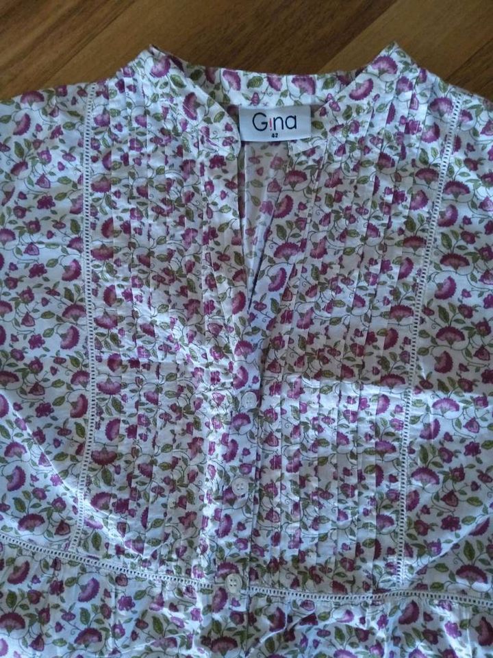 Kurzarm Bluse Gr. 42, creme mit Blumen,  Gina,  NEU in Ense